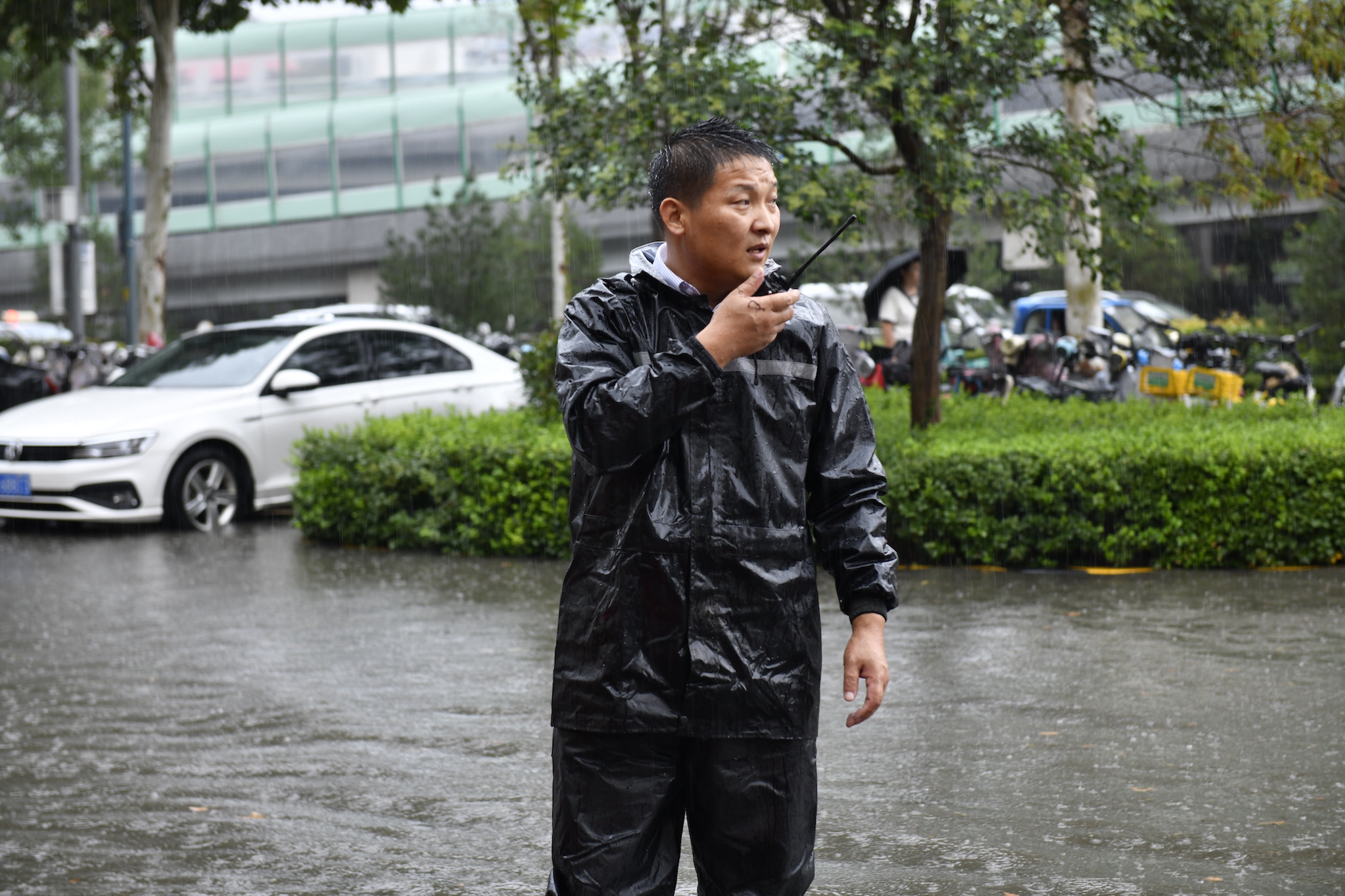 台风“杜苏芮”中的鲁商服务人